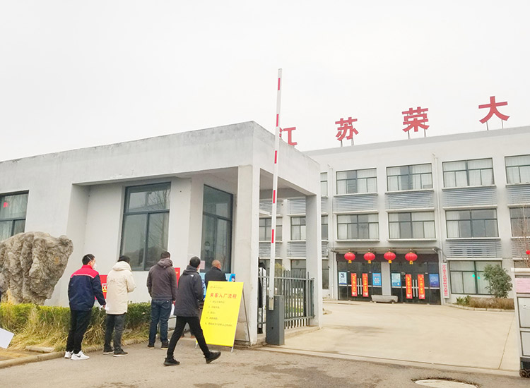 復(fù)工加防疫，榮大候車亭兩不誤配圖二